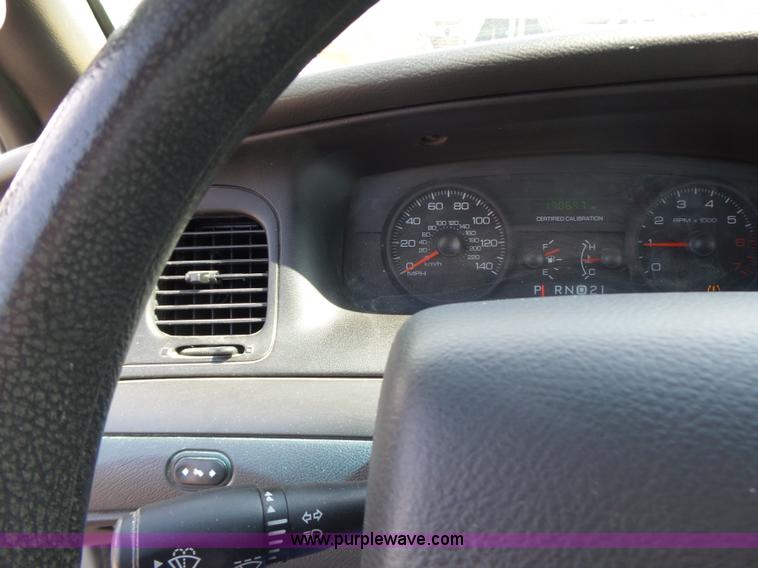 image for item L6165 2010 Ford Crown Victoria Police Interceptor