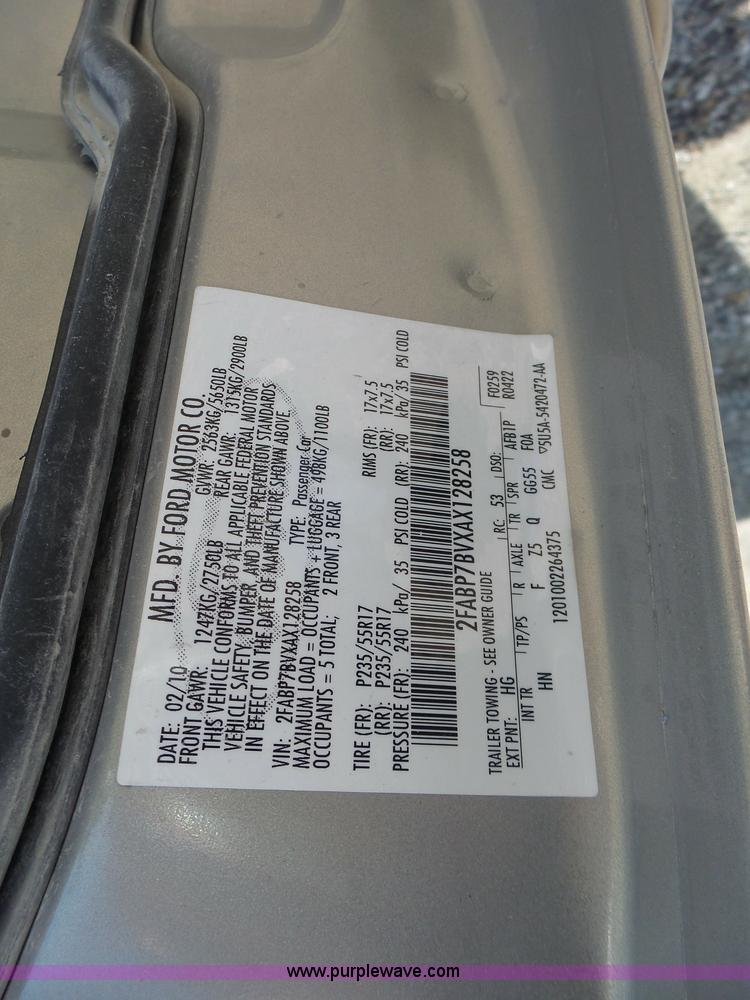 image for item L6165 2010 Ford Crown Victoria Police Interceptor