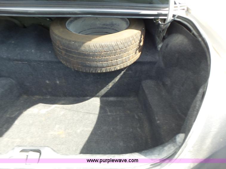 image for item L6166 2005 Ford Crown Victoria Police Interceptor