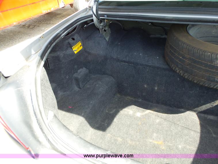 image for item L6166 2005 Ford Crown Victoria Police Interceptor