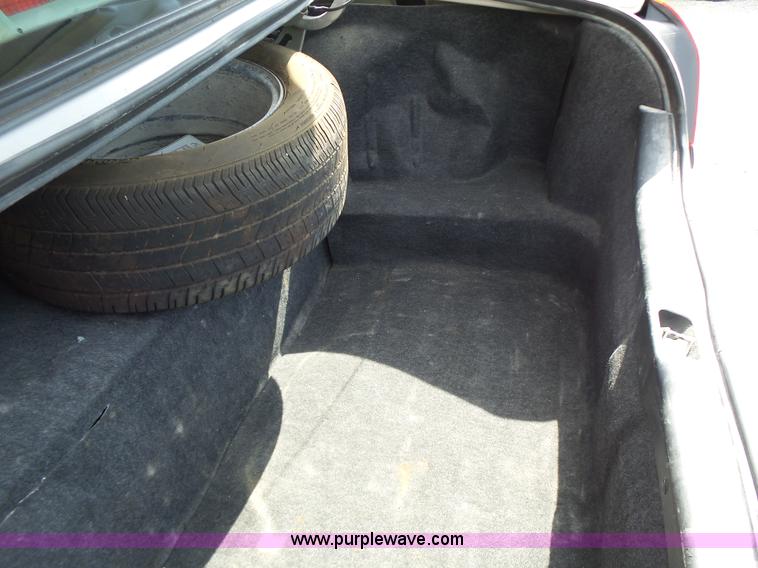 image for item L6166 2005 Ford Crown Victoria Police Interceptor