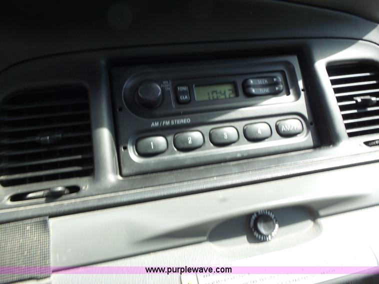 image for item L6166 2005 Ford Crown Victoria Police Interceptor