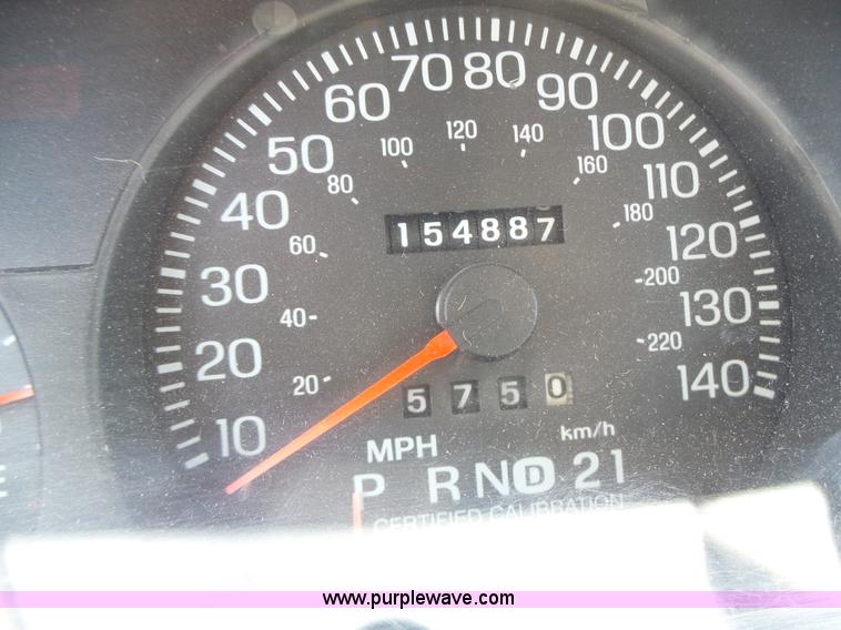 image for item L6166 2005 Ford Crown Victoria Police Interceptor