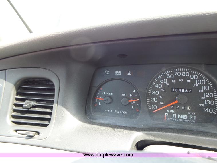 image for item L6166 2005 Ford Crown Victoria Police Interceptor