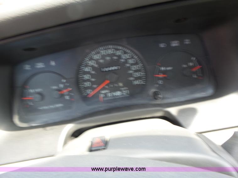 image for item L6166 2005 Ford Crown Victoria Police Interceptor