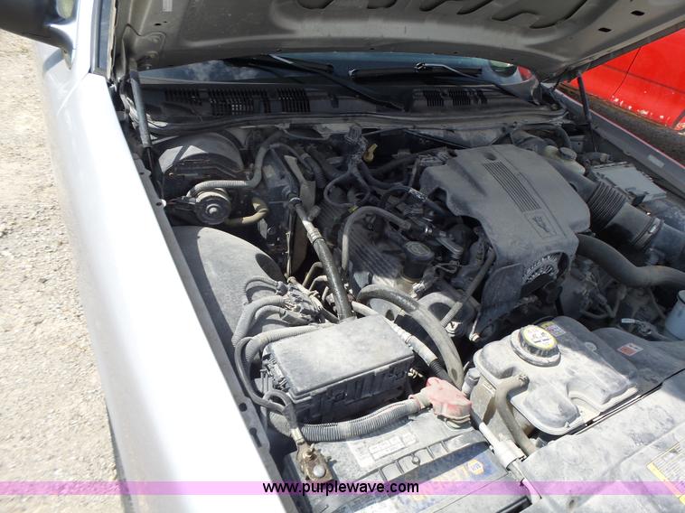 image for item L6166 2005 Ford Crown Victoria Police Interceptor