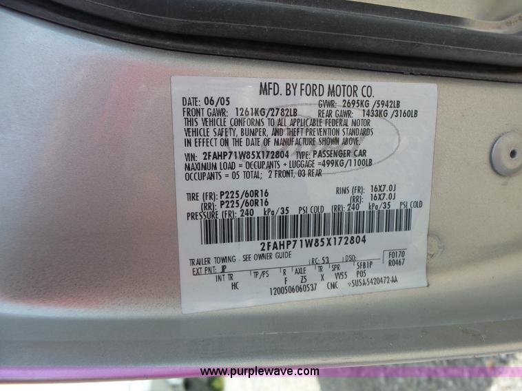 image for item L6166 2005 Ford Crown Victoria Police Interceptor