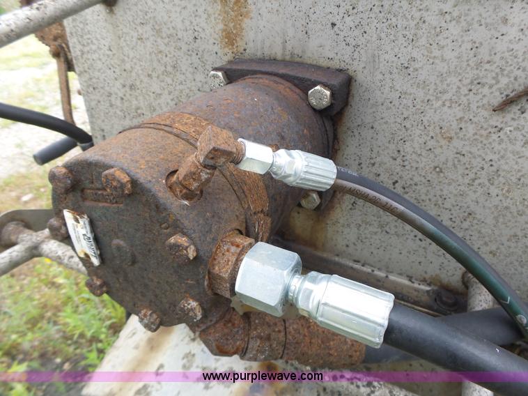 image for item L6167 Henderson stainless steel spreader