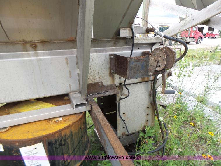 image for item L6167 Henderson stainless steel spreader