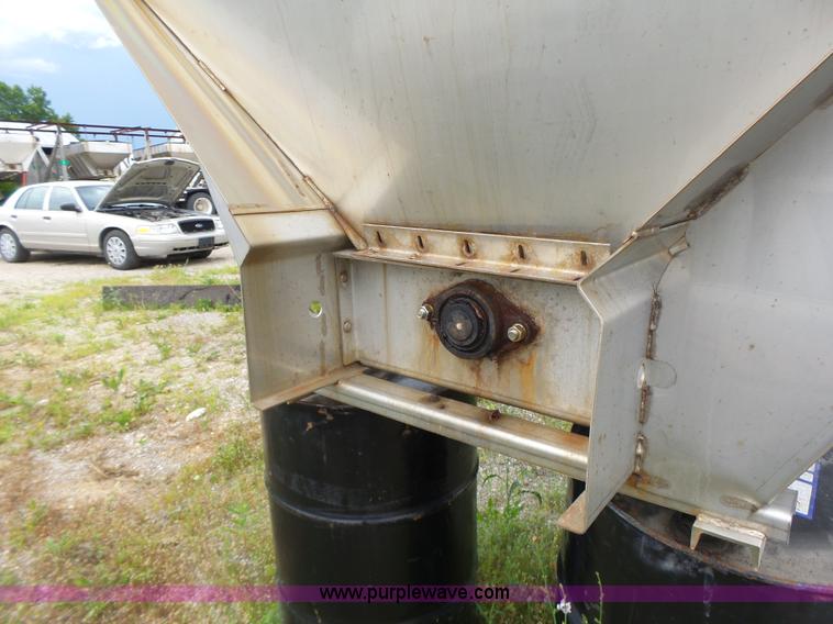 image for item L6167 Henderson stainless steel spreader