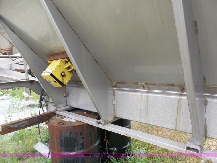 image for item L6167 Henderson stainless steel spreader