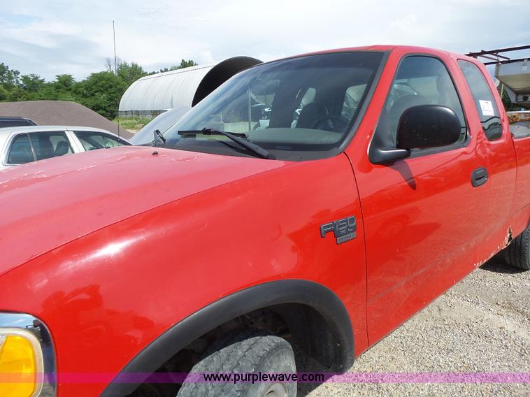 image for item L6169 2003 Ford F150 SuperCab pickup truck
