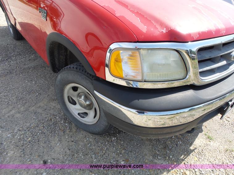 image for item L6169 2003 Ford F150 SuperCab pickup truck