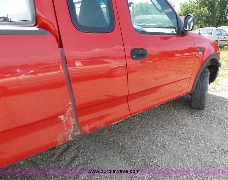 image for item L6169 2003 Ford F150 SuperCab pickup truck