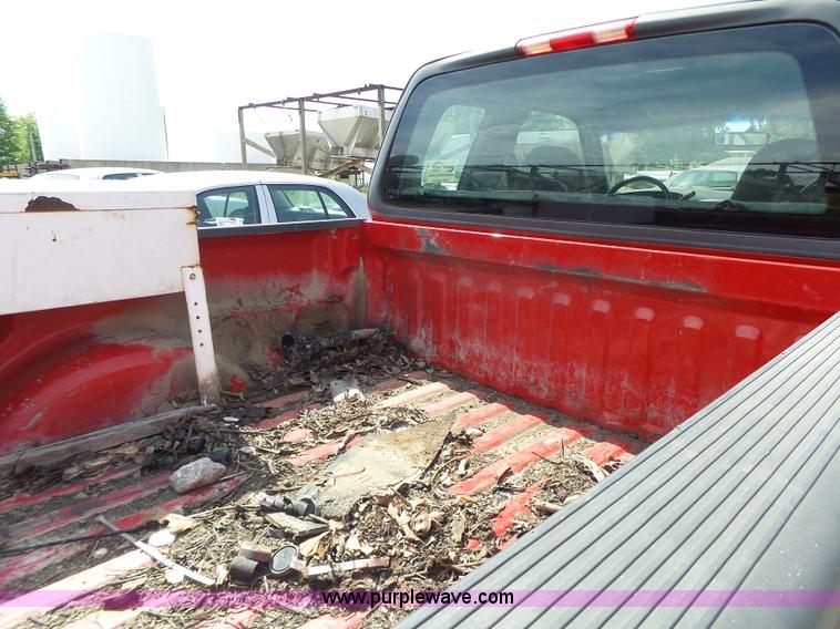image for item L6169 2003 Ford F150 SuperCab pickup truck
