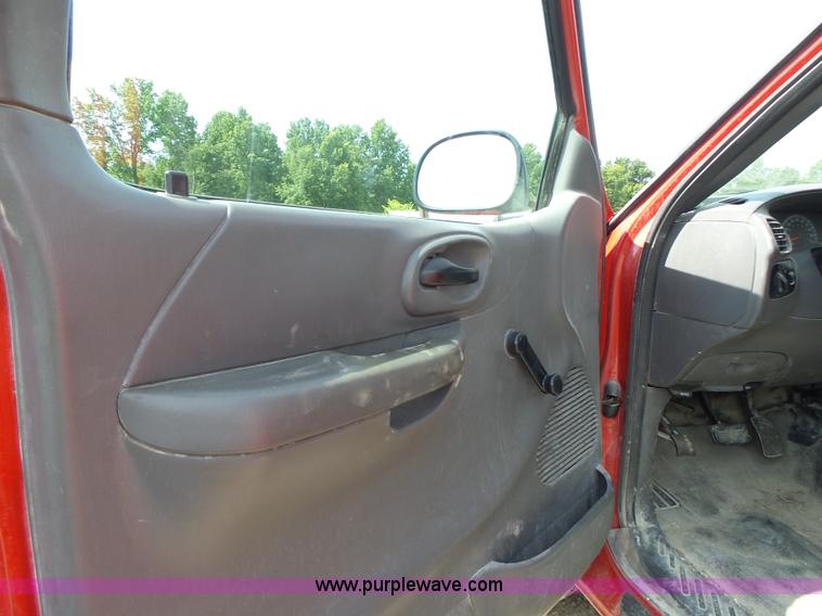 image for item L6169 2003 Ford F150 SuperCab pickup truck