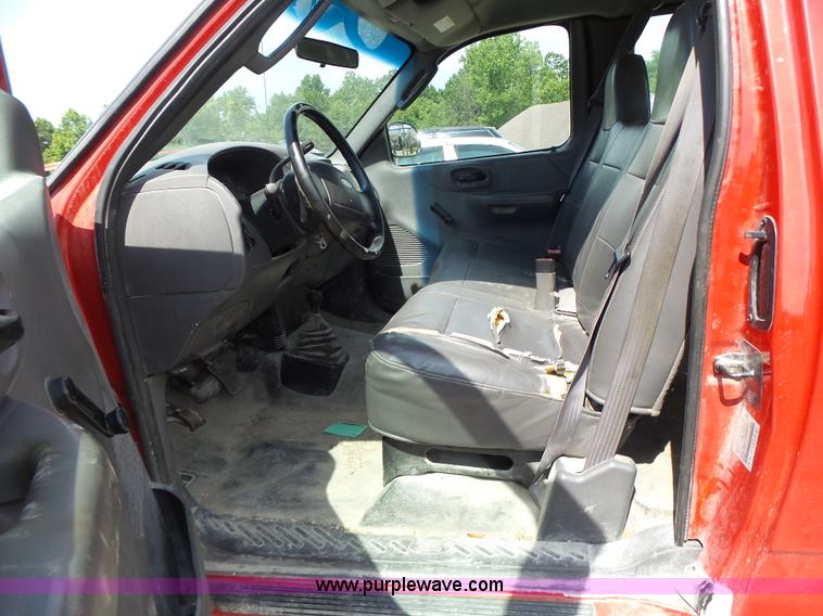 image for item L6169 2003 Ford F150 SuperCab pickup truck