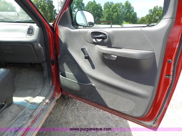 image for item L6169 2003 Ford F150 SuperCab pickup truck