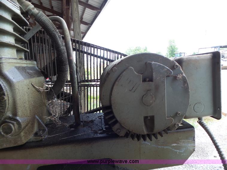 image for item L6173 1983 Kargard air compressor