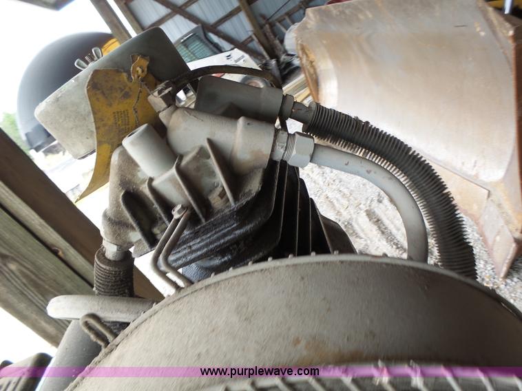 image for item L6173 1983 Kargard air compressor