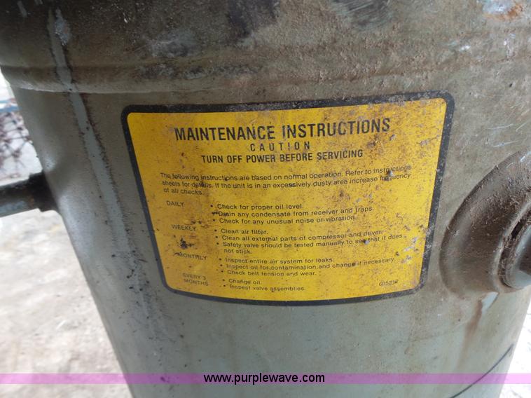 image for item L6173 1983 Kargard air compressor