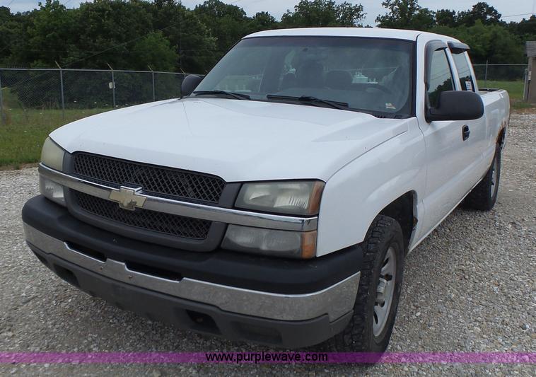 image for item L6174 2005 Chevrolet Silverado 1500 Ext. Cab pickup truck