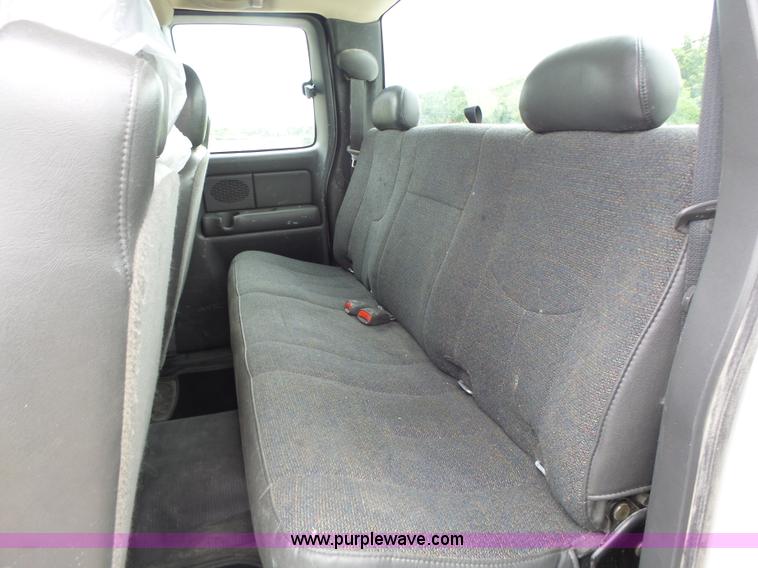 image for item L6174 2005 Chevrolet Silverado 1500 Ext. Cab pickup truck