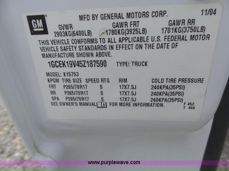 image for item L6174 2005 Chevrolet Silverado 1500 Ext. Cab pickup truck