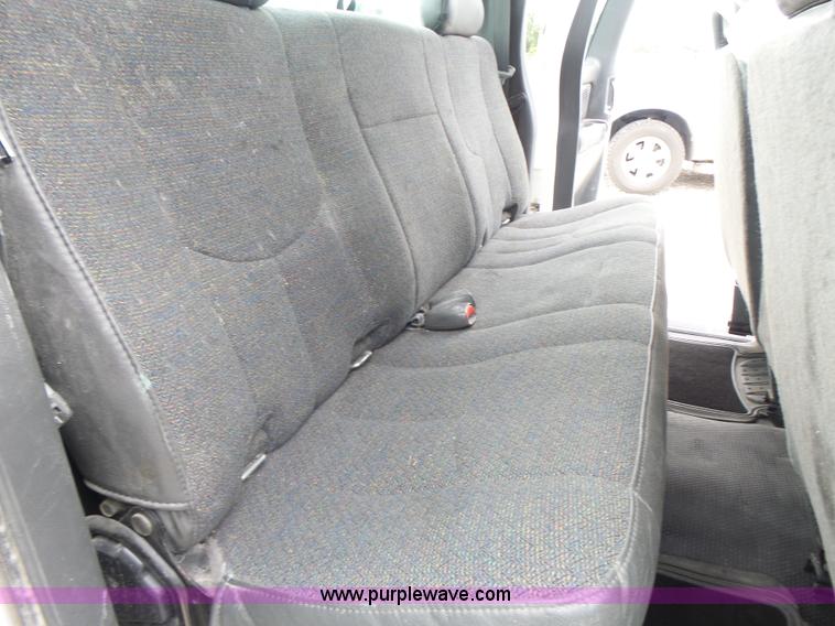 image for item L6174 2005 Chevrolet Silverado 1500 Ext. Cab pickup truck