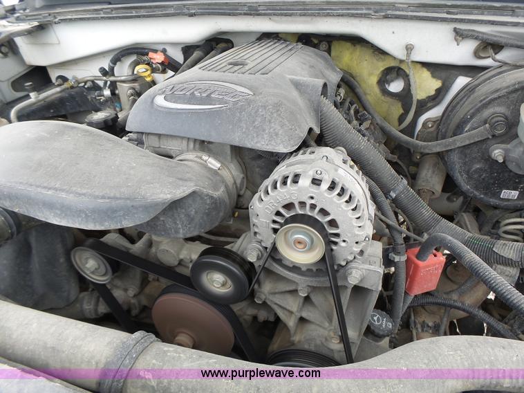 image for item L6174 2005 Chevrolet Silverado 1500 Ext. Cab pickup truck