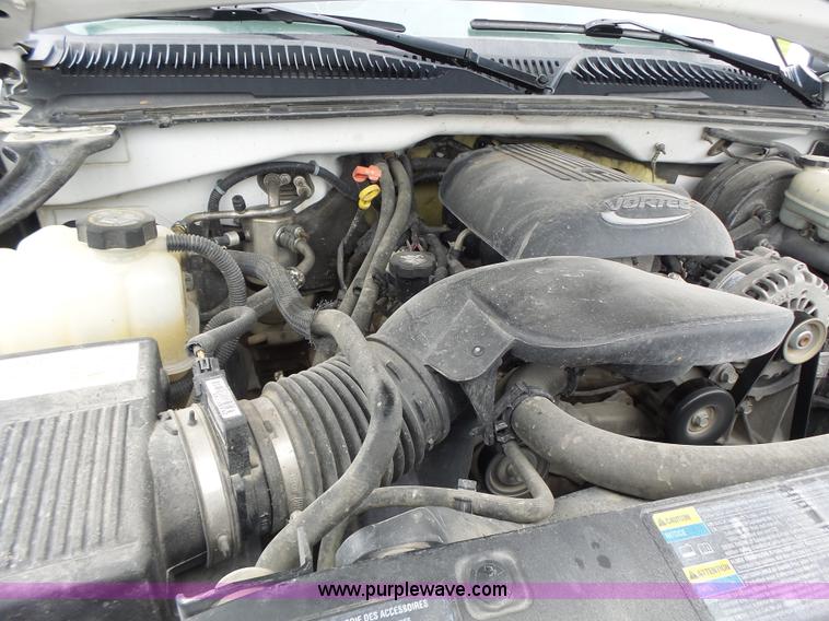 image for item L6174 2005 Chevrolet Silverado 1500 Ext. Cab pickup truck