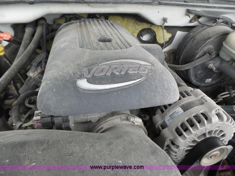 image for item L6174 2005 Chevrolet Silverado 1500 Ext. Cab pickup truck