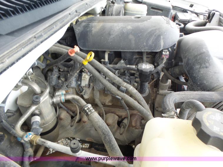 image for item L6174 2005 Chevrolet Silverado 1500 Ext. Cab pickup truck