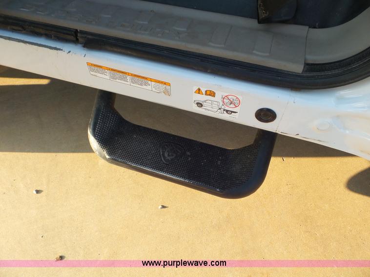 image for item L6749 2010 Ford 450 Super Duty flatbed truck