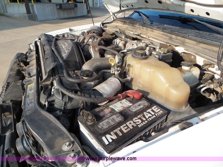 image for item L6749 2010 Ford 450 Super Duty flatbed truck