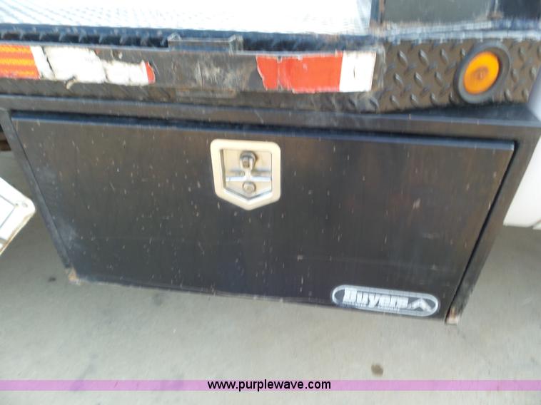 image for item L6749 2010 Ford 450 Super Duty flatbed truck