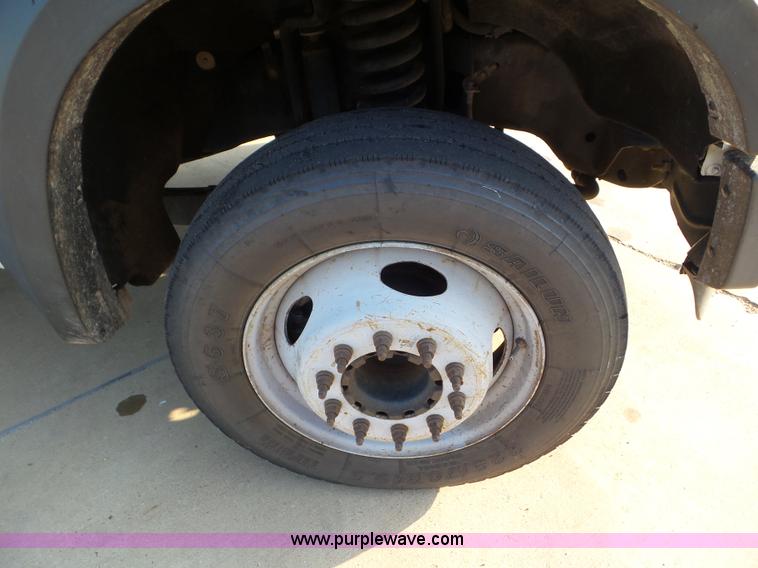 image for item L6749 2010 Ford 450 Super Duty flatbed truck