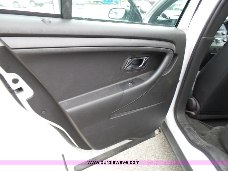 image for item L7040 2013 Ford Taurus Police