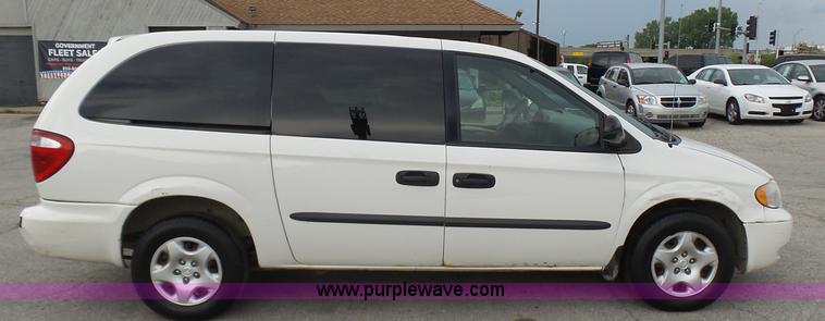 image for item L7041 2003 Dodge Grand Caravan SE