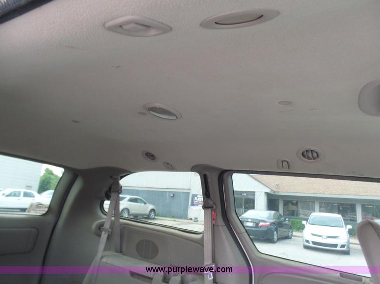 image for item L7041 2003 Dodge Grand Caravan SE
