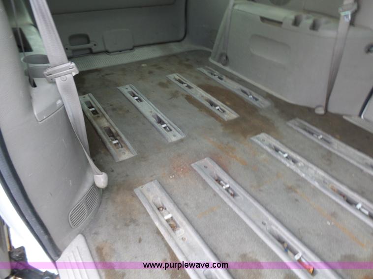 image for item L7041 2003 Dodge Grand Caravan SE