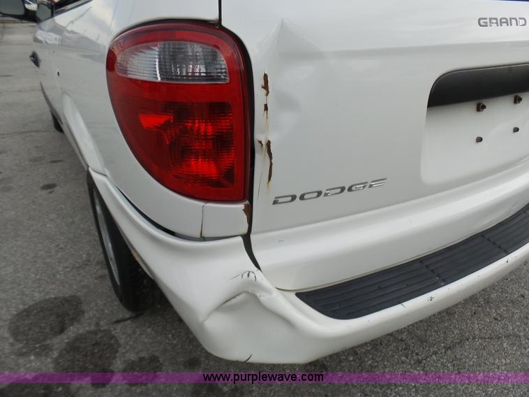 image for item L7041 2003 Dodge Grand Caravan SE