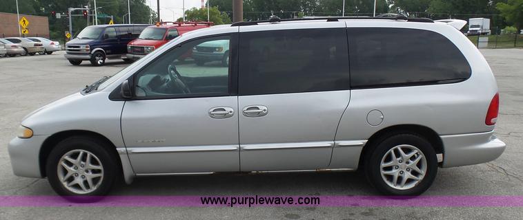 image for item L7042 2000 Dodge Grand Caravan