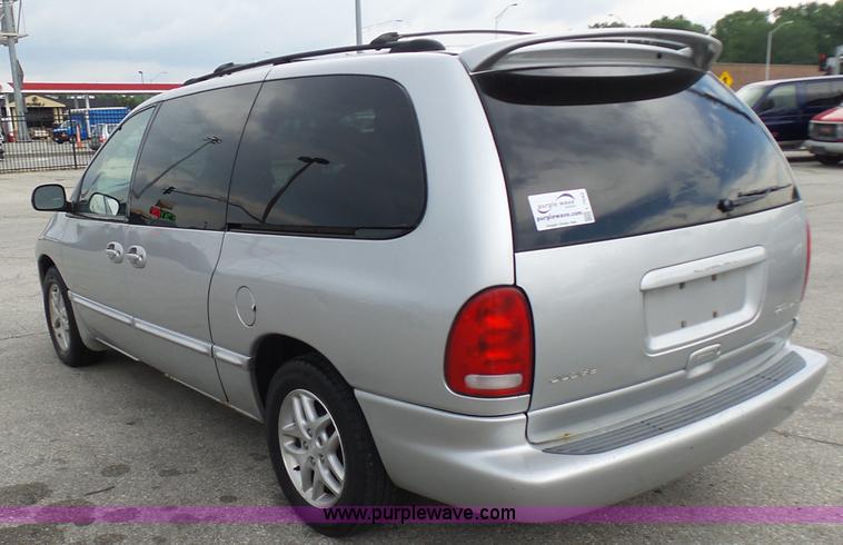 image for item L7042 2000 Dodge Grand Caravan