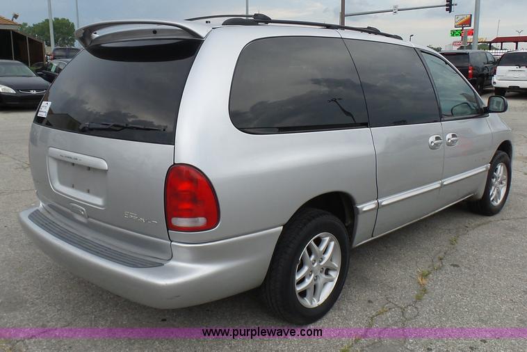 image for item L7042 2000 Dodge Grand Caravan