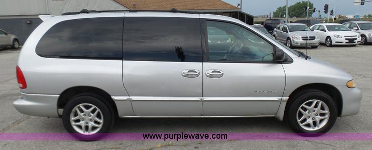 image for item L7042 2000 Dodge Grand Caravan