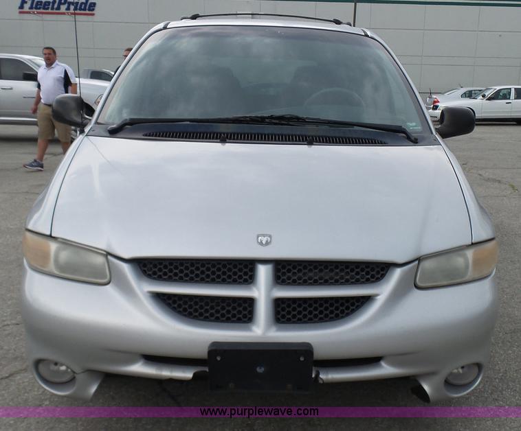 image for item L7042 2000 Dodge Grand Caravan