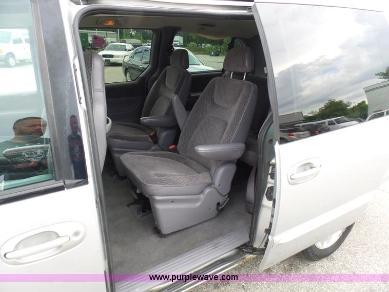 image for item L7042 2000 Dodge Grand Caravan