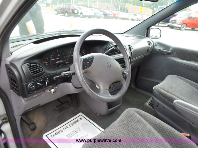 image for item L7042 2000 Dodge Grand Caravan
