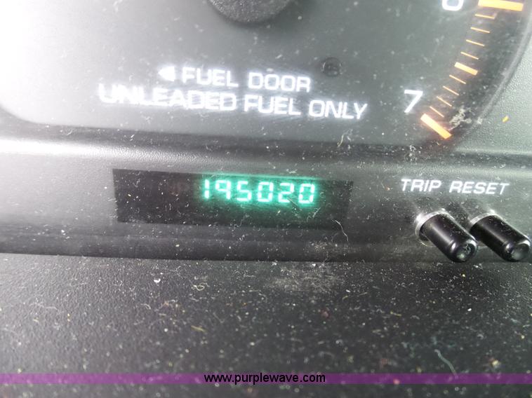 image for item L7042 2000 Dodge Grand Caravan